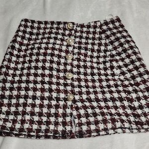 Chic Houndstooth Button-Up Skirt
